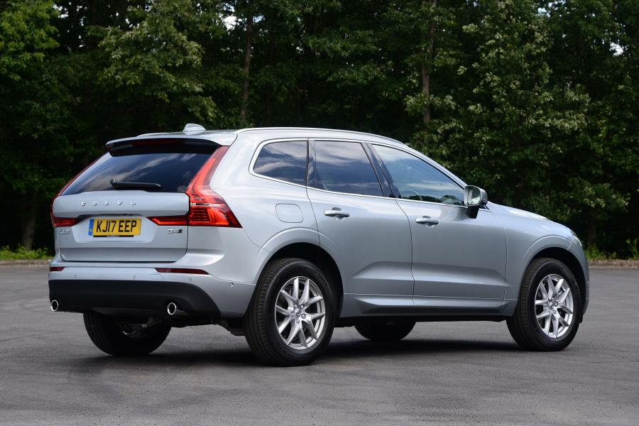  Volvo XC60 D4 Momentum 2017 года  (UK) (фото 5 из 13)